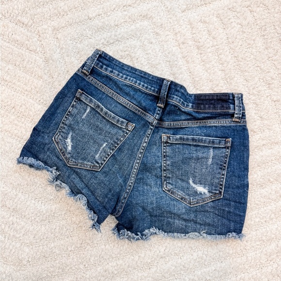 Women’s Just Black Denim Distressed Denim Shorts - Size Small - Picture 2 of 3